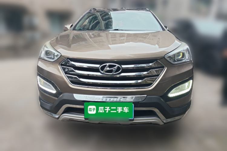 Used Hyundai Santa Fe 2013 2.4L Automatic Two-Wheel Drive Smart Version Front