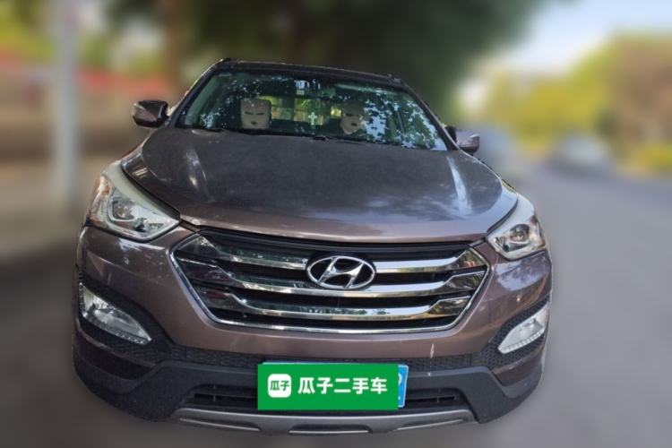 Used Hyundai Santa Fe 2013 2.4L Automatic Two-Wheel Drive Smart Version Front