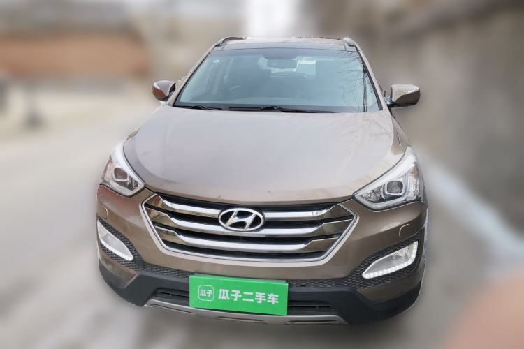 Used Hyundai Santa Fe 2013 Revised Version 2.4L Automatic All-Wheel Drive Luxury Trim Front