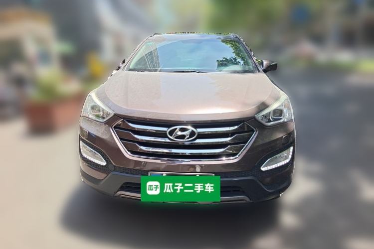 Used Hyundai Santa Fe 2013 Revised Version 2.4L Automatic All-Wheel Drive Luxury Trim Front