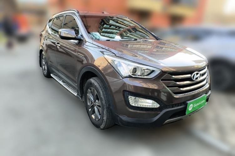 Used Hyundai Santa Fe 2013 2.4L Automatic 2WD Comfort Edition Front Right 45 Deg