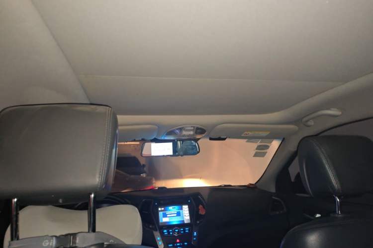 Used Hyundai Santa Fe 2013 Revised Version 2.4L Automatic All-Wheel Drive Smart Type Headliner