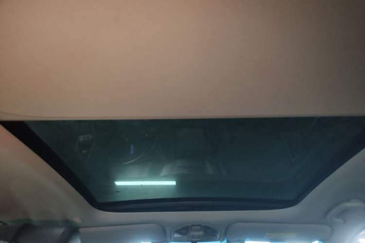 Used Hyundai Santa Fe 2013 2.4L Automatic Two-Wheel Drive Smart Version Headliner