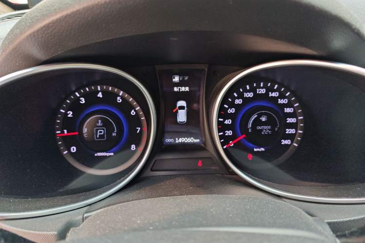 Used Hyundai Santa Fe 2013 2.4L Automatic Two-Wheel Drive Smart Version Instrument Cluster