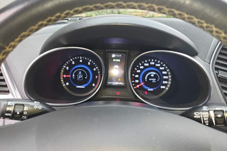 Used Hyundai Santa Fe 2013 2.4L Automatic Two-Wheel Drive Smart Version Instrument Cluster
