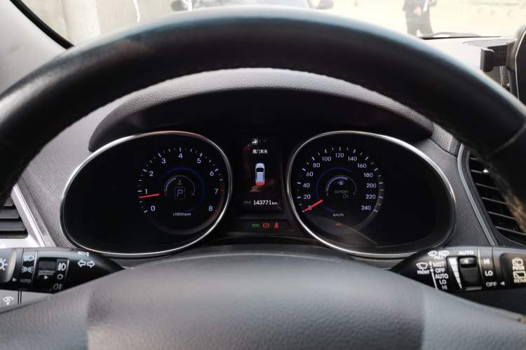 Used Hyundai Santa Fe 2013 Revised Version 2.4L Automatic All-Wheel Drive Luxury Trim Instrument Cluster