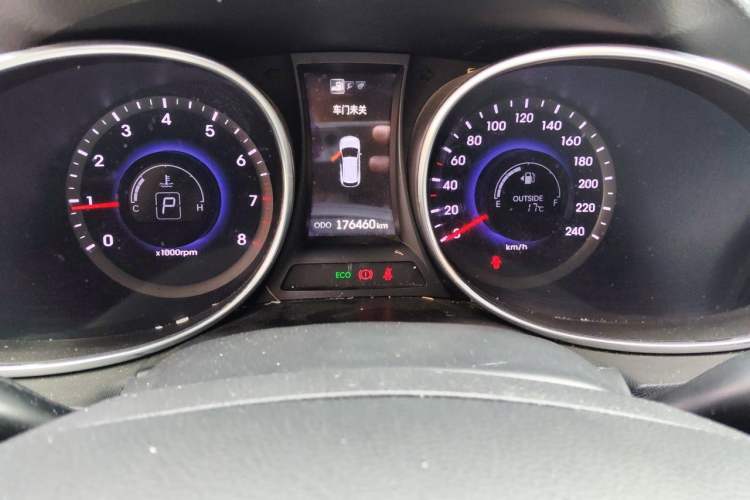 Used Hyundai Santa Fe 2013 2.4L Automatic 4x4 Prestige Edition Instrument Cluster