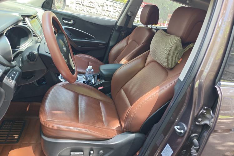 Used Hyundai Santa Fe 2013 Revised Version 2.4L Automatic All-Wheel Drive Luxury Trim Left Front Seat