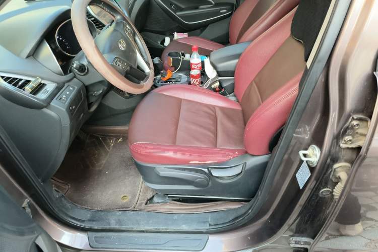 Used Hyundai Santa Fe 2013 2.4L Automatic 2WD Comfort Edition Left Front Seat