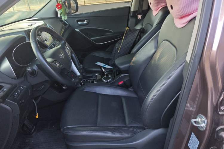 Used Hyundai Santa Fe 2013 2.4L Automatic Two-Wheel Drive Smart Version Left Rear Seat