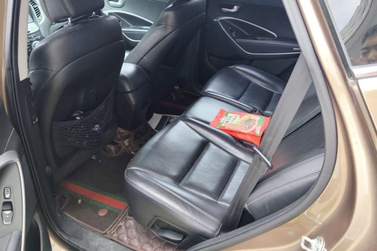 Used Hyundai Santa Fe 2013 2.4L Automatic 4x4 Prestige Edition Left Rear Seat