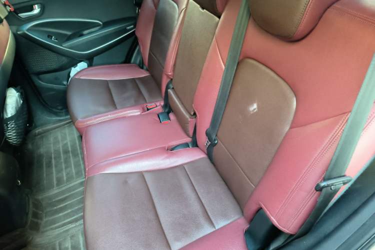 Used Hyundai Santa Fe 2013 2.4L Automatic 2WD Comfort Edition Left Rear Seat