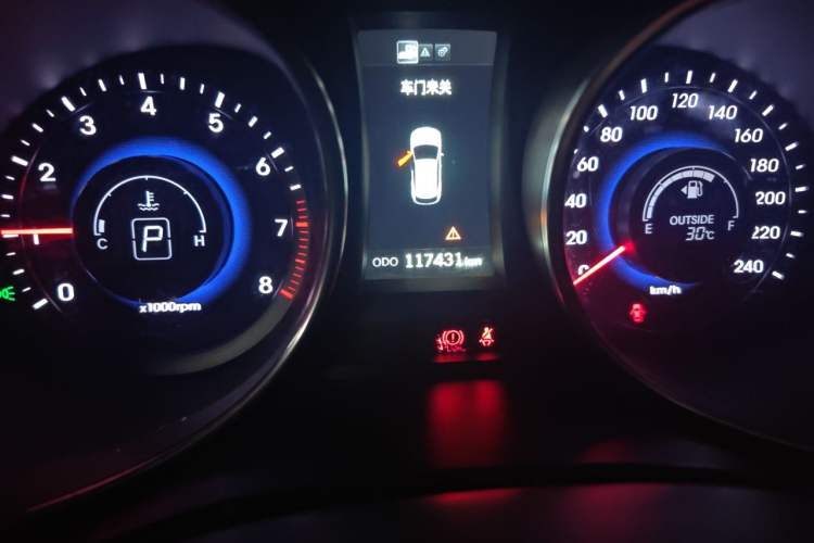 Used Hyundai Santa Fe 2013 Revised Version 2.4L Automatic All-Wheel Drive Smart Type Odometer Close Up