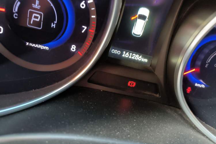 Used Hyundai Santa Fe 2013 2.4L Automatic 2WD Comfort Edition Odometer Close Up