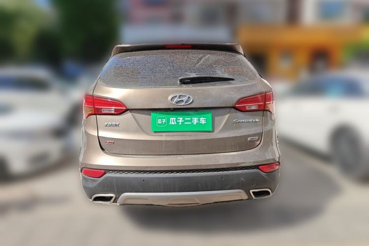 Used Hyundai Santa Fe 2013 Revised Version 2.4L Automatic All-Wheel Drive Luxury Trim Rear