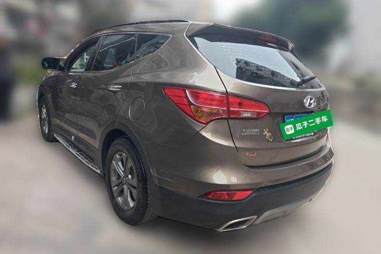 Used Hyundai Santa Fe 2013 2.4L Automatic Two-Wheel Drive Smart Version Rear Left 45 Deg