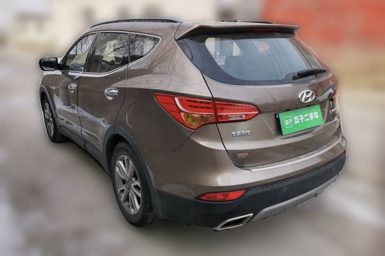 Used Hyundai Santa Fe 2013 Revised Version 2.4L Automatic All-Wheel Drive Luxury Trim Rear Left 45 Deg