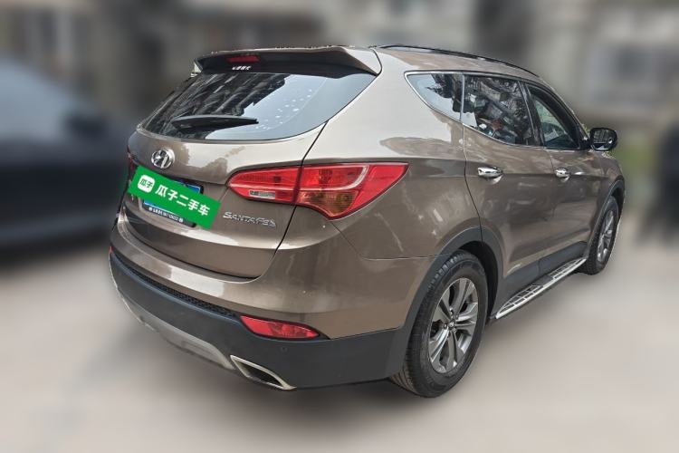 Used Hyundai Santa Fe 2013 2.4L Automatic Two-Wheel Drive Smart Version Rear Right 45 Deg