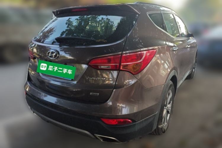 Used Hyundai Santa Fe 2013 2.4L Automatic Two-Wheel Drive Smart Version Rear Right 45 Deg