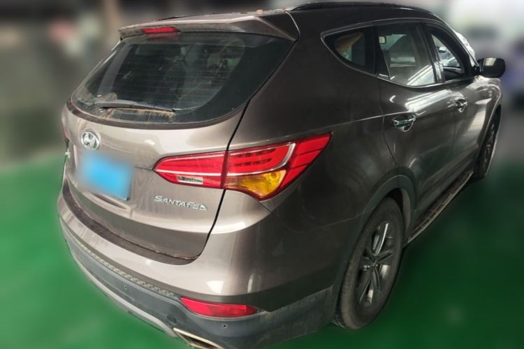 Used Hyundai Santa Fe 2013 2.4L Automatic Two-Wheel Drive Smart Version Rear Right 45 Deg