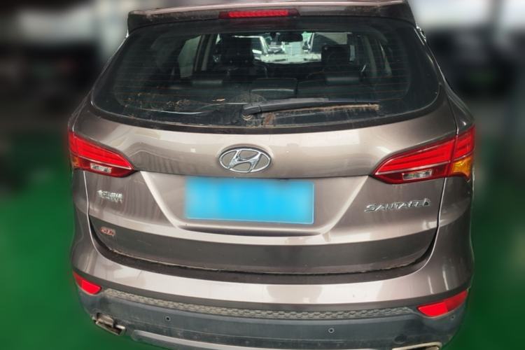 Used Hyundai Santa Fe 2013 2.4L Automatic Two-Wheel Drive Smart Version Rear