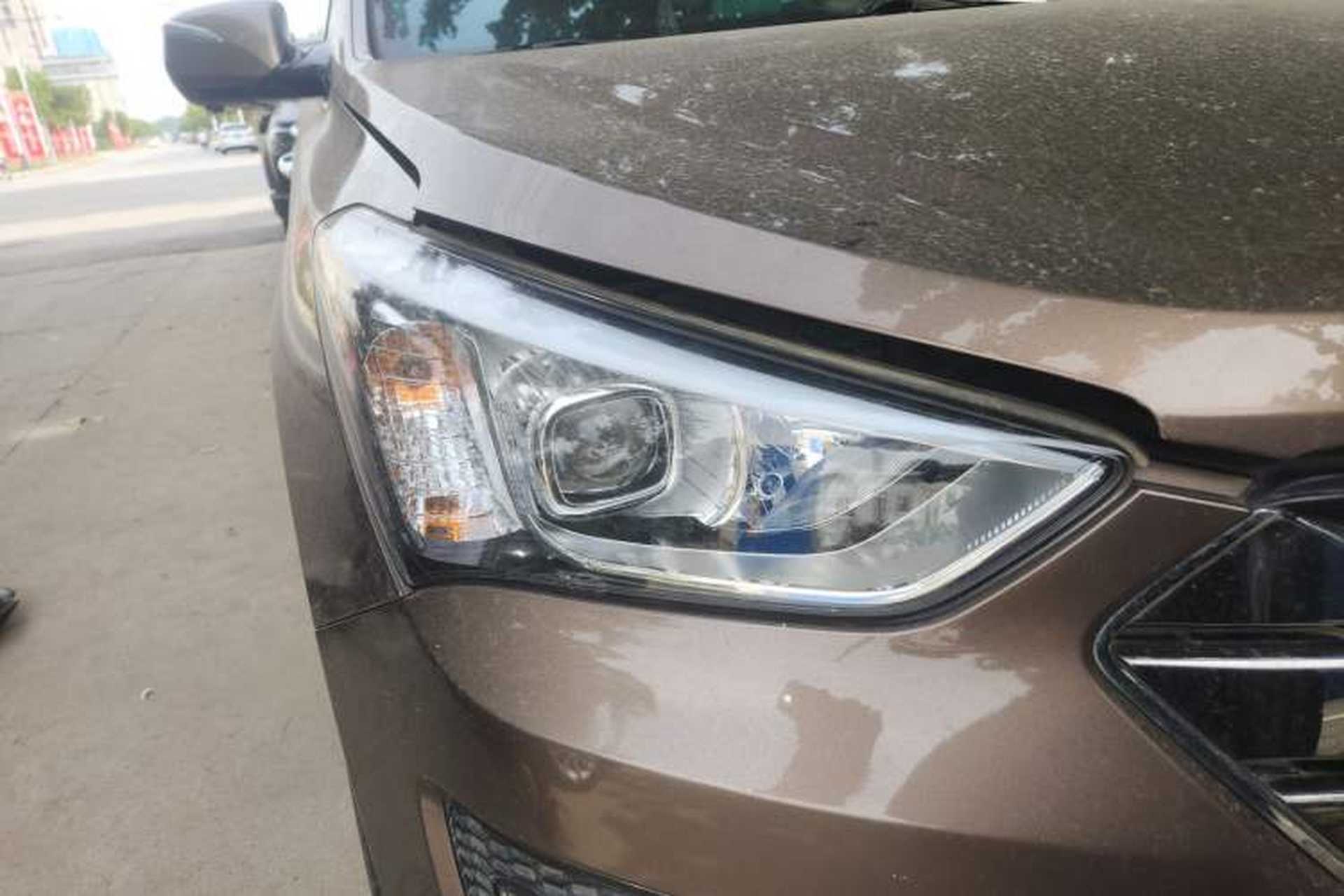 Used Hyundai Santa Fe 2013 Revised Version 2.4L Automatic All-Wheel Drive Smart Type Right Front Headlight
