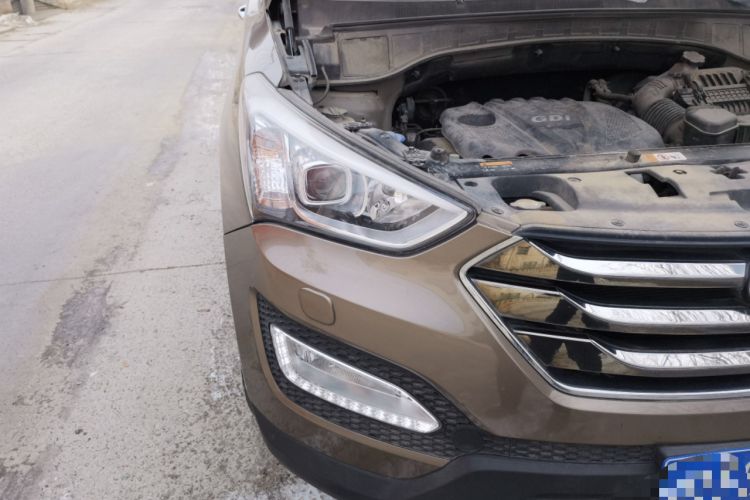 Used Hyundai Santa Fe 2013 Revised Version 2.4L Automatic All-Wheel Drive Luxury Trim Right Front Headlight