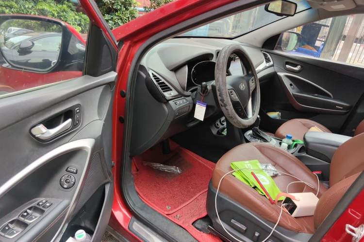 Used Hyundai Santa Fe 2013 2.0T Automatic All-Wheel Drive Prestige Version Driver Seat