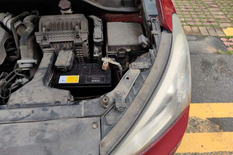 Used Hyundai Santa Fe 2013 2.0T Automatic All-Wheel Drive Prestige Version Engine Bay Left