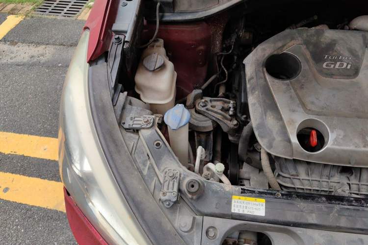 Used Hyundai Santa Fe 2013 2.0T Automatic All-Wheel Drive Prestige Version Engine Bay Right