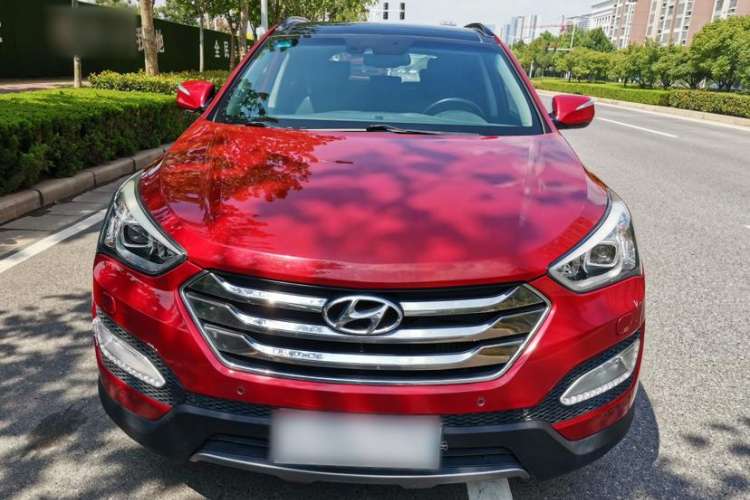 Used Hyundai Santa Fe 2013 2.0T Automatic All-Wheel Drive Top Trim Exterior 1