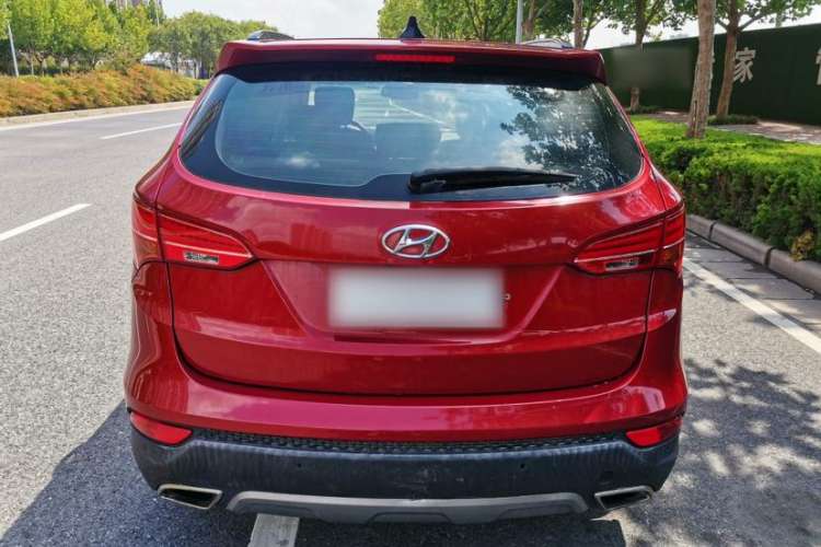 Used Hyundai Santa Fe 2013 2.0T Automatic All-Wheel Drive Top Trim Exterior 4