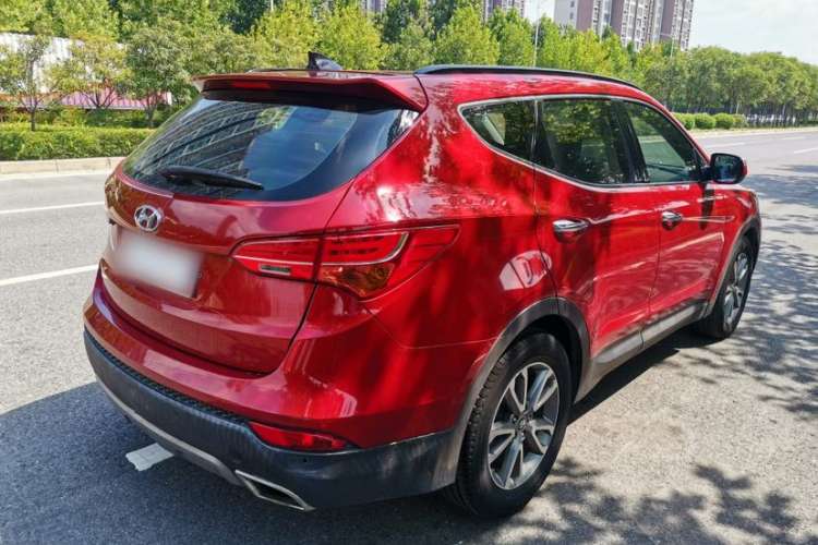 Used Hyundai Santa Fe 2013 2.0T Automatic All-Wheel Drive Top Trim Exterior 5