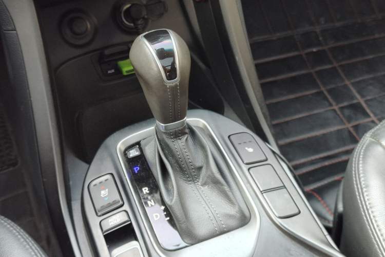 Used Hyundai Santa Fe 2013 2.0T Automatic All-Wheel Drive Prestige Version Gear Lever