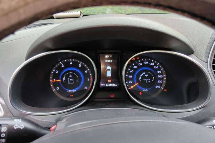 Used Hyundai Santa Fe 2013 2.0T Automatic All-Wheel Drive Prestige Version Instrument Cluster