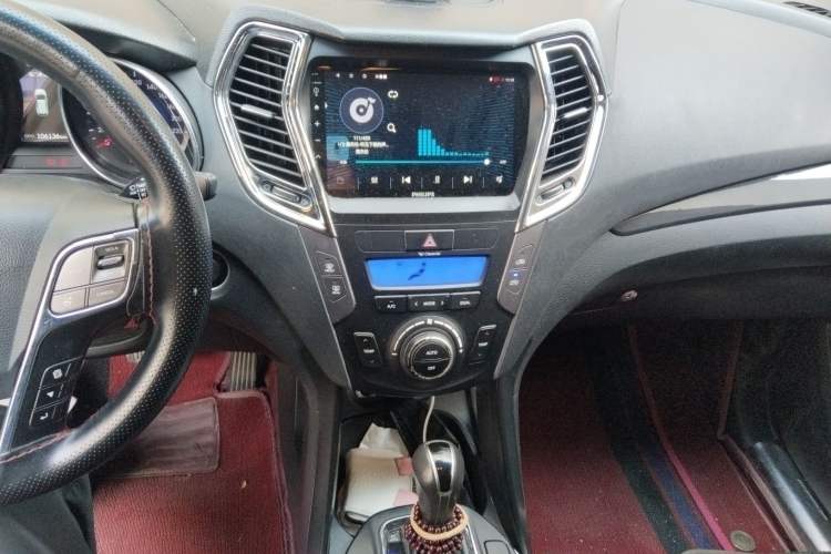 Used Hyundai Santa Fe 2013 2.4L Automatic Two-Wheel Drive Smart Version Audio And AC Panel