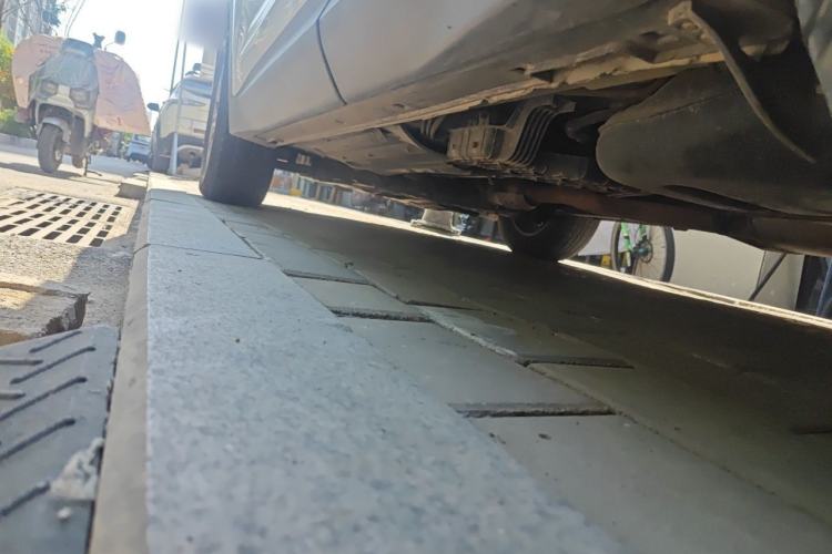 Used Hyundai Santa Fe 2013 2.4L Automatic Two-Wheel Drive Smart Version Chassis Rear Left
