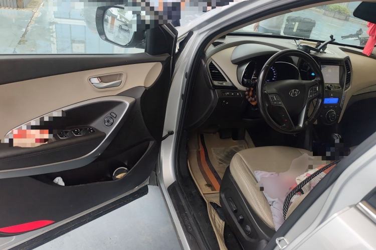 Used Hyundai Santa Fe 2013 2.4L Automatic Two-Wheel Drive Smart Version Driver Seat