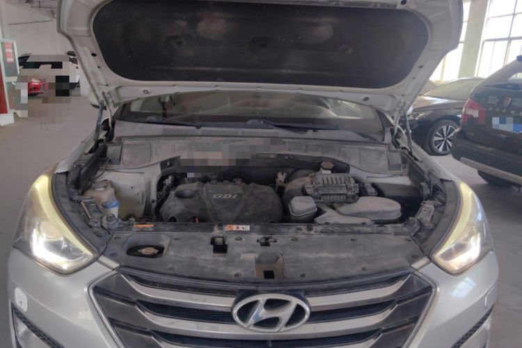 Used Hyundai Santa Fe 2013 2.4L Automatic 4x4 Prestige Edition Engine Bay