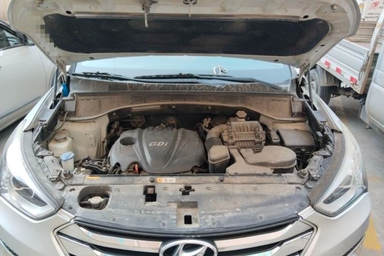 Used Hyundai Santa Fe 2013 2.4L Automatic Two-Wheel Drive Smart Version Engine Bay