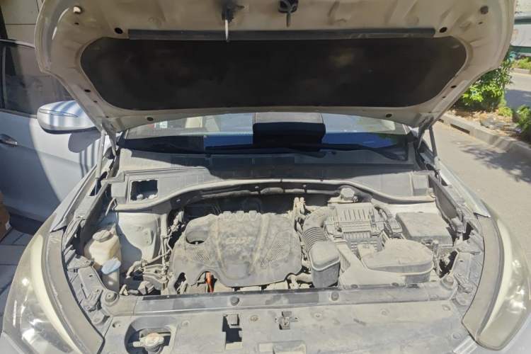 Used Hyundai Santa Fe 2013 2.4L Automatic Two-Wheel Drive Smart Version Engine Bay