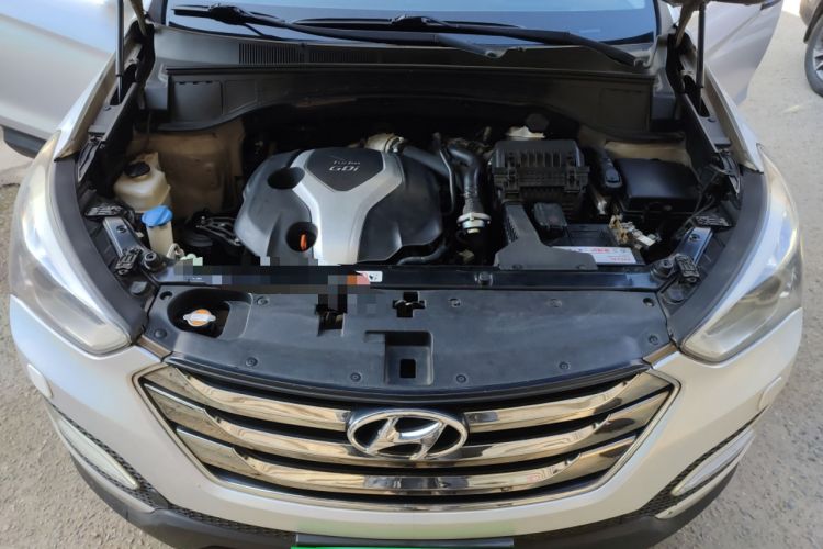 Used Hyundai Santa Fe 2013 2.0T Automatic All-Wheel Drive Prestige Version Engine Bay