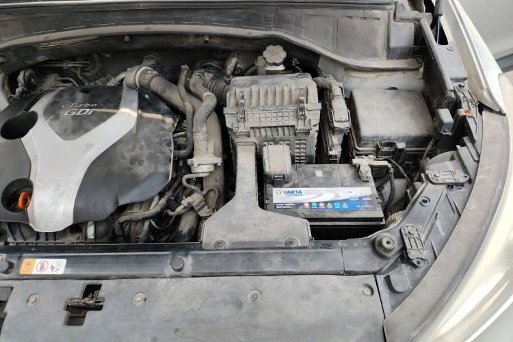 Used Hyundai Santa Fe 2013 2.0T Automatic All-Wheel Drive Top Trim Engine Bay Left