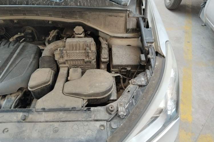 Used Hyundai Santa Fe 2013 2.4L Automatic Two-Wheel Drive Smart Version Engine Bay Left