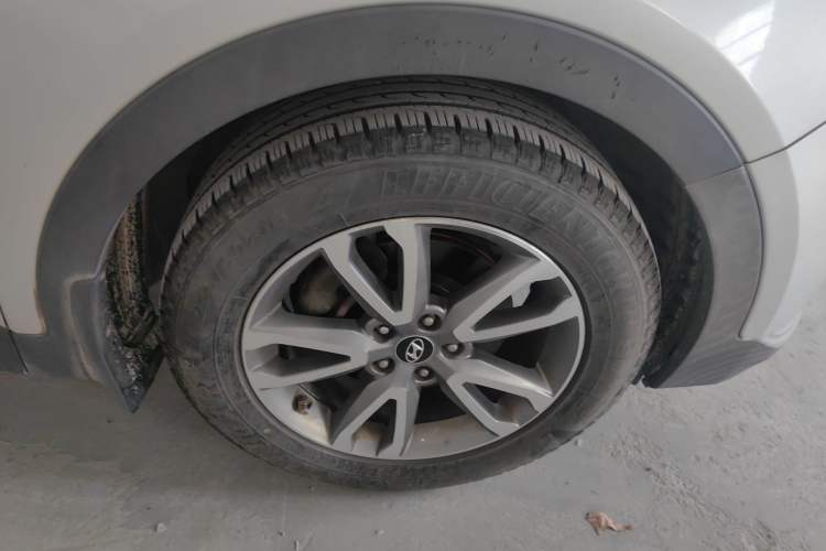 Used Hyundai Santa Fe 2013 2.4L Automatic 4x4 Prestige Edition Exterior 7