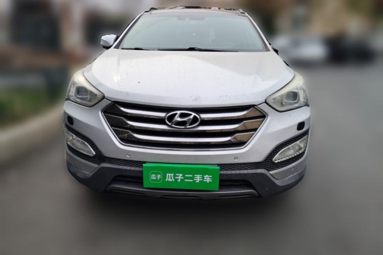 Used Hyundai Santa Fe 2013 2.0T Automatic All-Wheel Drive Top Trim Front