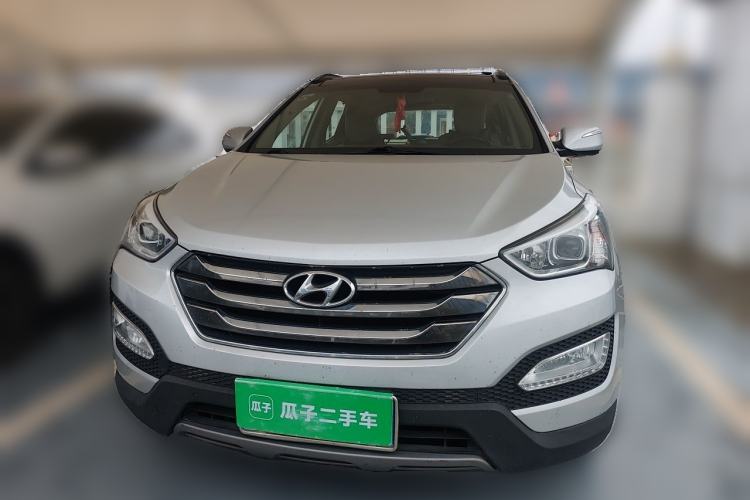 Used Hyundai Santa Fe 2013 2.4L Automatic Two-Wheel Drive Smart Version Front