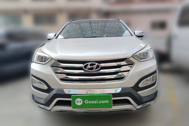 Used Hyundai Santa Fe 2013 2.4L Automatic Two-Wheel Drive Smart Version Front