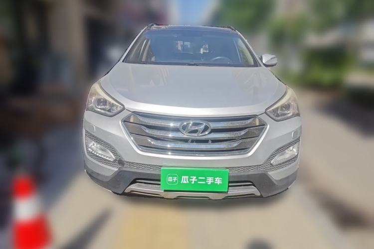Used Hyundai Santa Fe 2013 2.4L Automatic Two-Wheel Drive Smart Version Front
