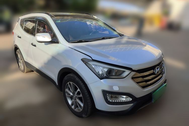 Used Hyundai Santa Fe 2013 2.0T Automatic All-Wheel Drive Prestige Version Front Right 45 Deg